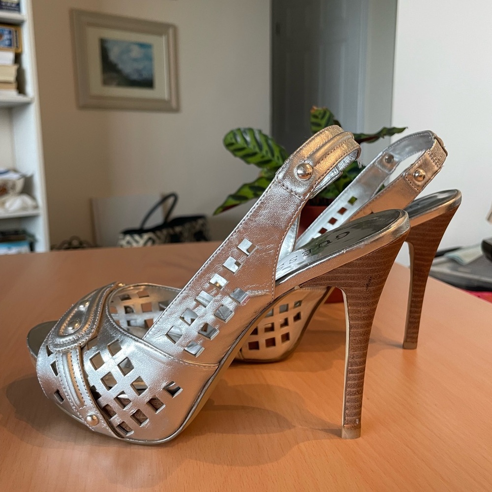 Guess heels size 7